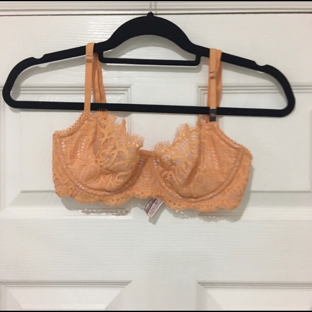Victoria Secret Unlined Push Up bra